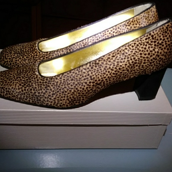 Shoes - Picture 2 of 3